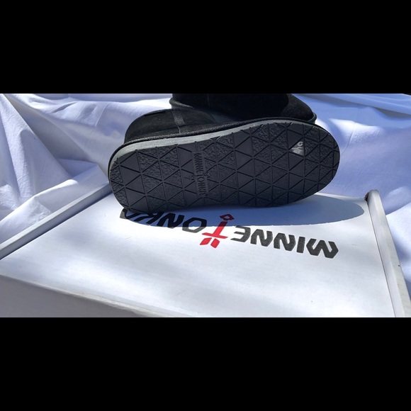 New without tags, Minnetonka Plymouth Short Boot. In original box. - Picture 3 of 8